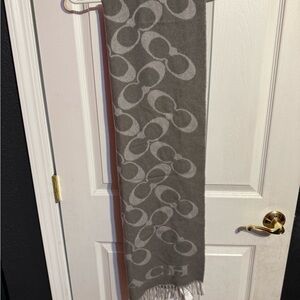 Coach Elegant Grey Scarf
